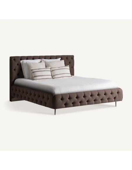 Cama Oslo Tapizada en Terciopelo Marrón con Cabecero Capitoné – Vical Home