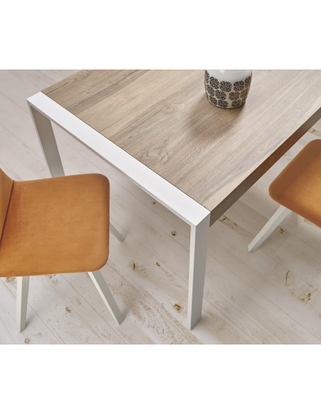 Mesa Tema PEMI Rectangular Extensible con Patas Metálicas – Mesa de Comedor Personalizable