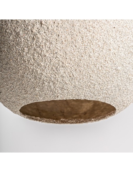 Lámpara de colgar Nyland de VICAL HOME – lámpara rústica de resina crema y yute arena 44 cm