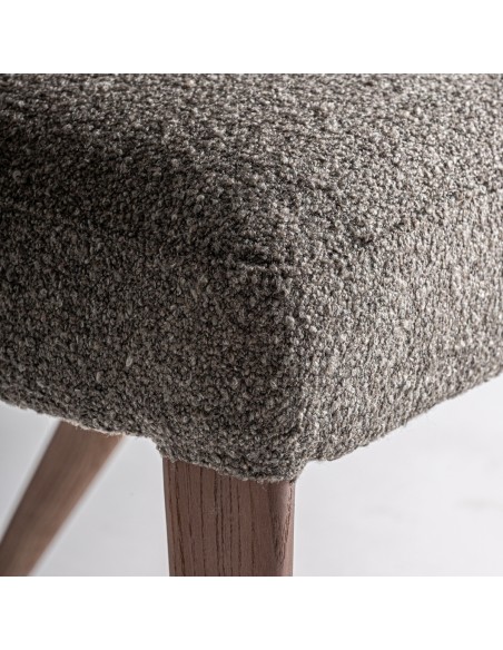 Silla Veney de  Vical en Tonos Oscuros con Roble Marrón y Madera de Caucho – Estilo Contemporáneo