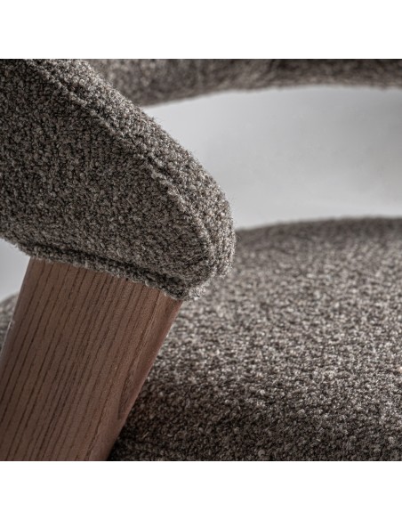 Silla Veney de  Vical en Tonos Oscuros con Roble Marrón y Madera de Caucho – Estilo Contemporáneo