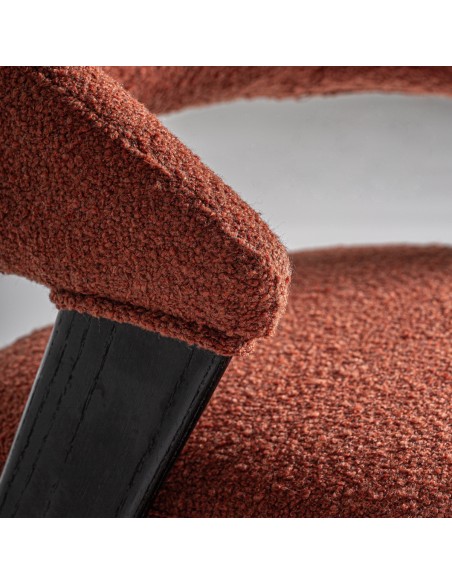 Silla Veney de Vical en Poliéster Rojo con Madera de Roble Negra y Caucho – Estilo Contemporáneo