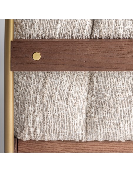 Sillón Habouey en Poliéster Verde con Madera de Pino Marrón y Detalles en Acero Dorado – Estilo Contemporáneo y Elegante