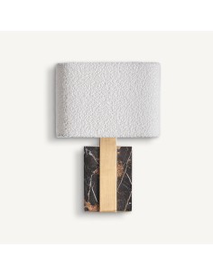 Luz sofisticada. Mármol y bronce para un ambiente con personalidad.