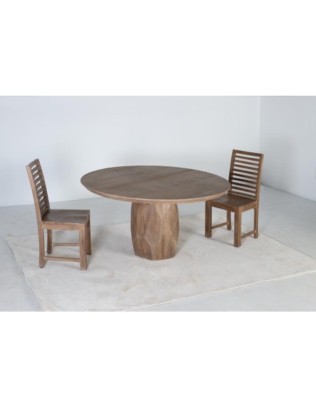 Mesa redonda de comedor en madera maciza de mango natural de Giner y Colomer, diseño artesanal disponible en Luba Hogar