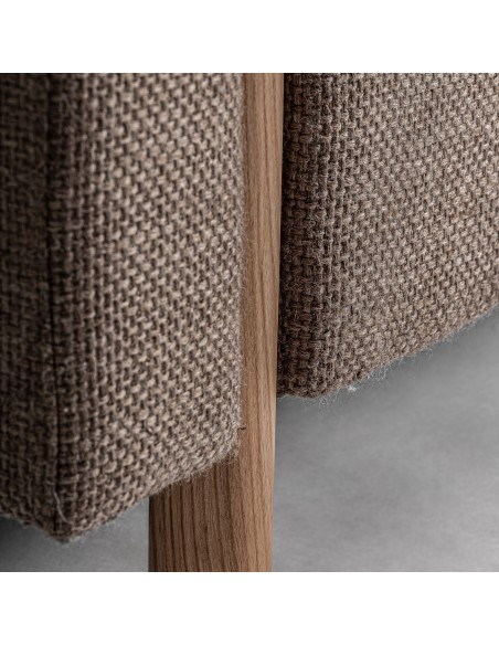 Sofá Carlton Beige de Vical Home – Estilo Colonial con Acabado Jaspeado y Madera Natural