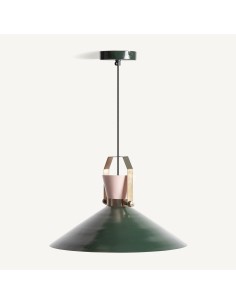 Lámpara de colgar de Vical Home, fabricada en hierro y combinada con detalles en latón. 2