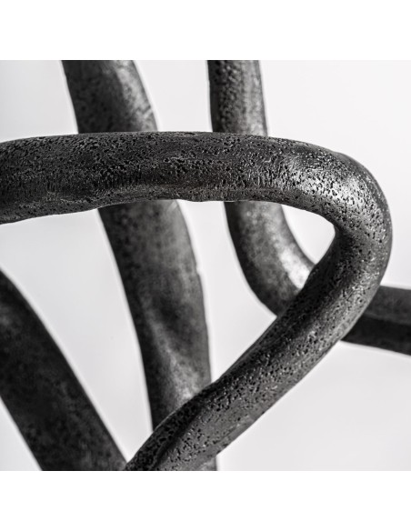 Figura Decorativa Alta de Resina Negra – Vical Home Diseño Contemporáneo