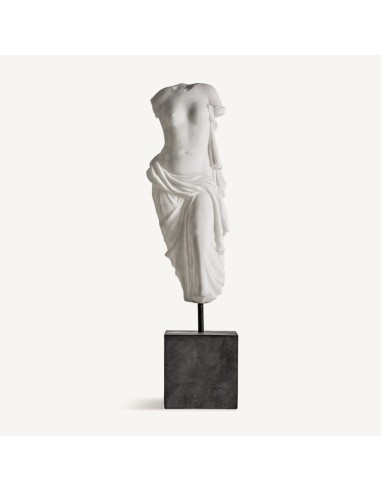 Escultura Decorativa Alta en Resina Blanca – Vical Home Diseño Elegante y Moderno