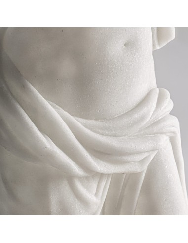 Escultura Decorativa Alta en Resina Blanca –...