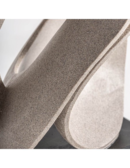 Figura Decorativa en Resina Negra – Vical Home Diseño Moderno y Elegante