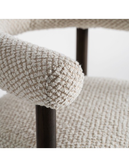 Silla Ancha Vical Home – Madera de Fresno Negra y Tapizado Gris