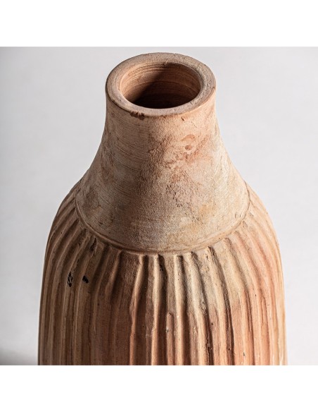 Jarrón Aike de Vical Home – Jarrón decorativo de arcilla marrón claro con acabado envejecido 29 cm