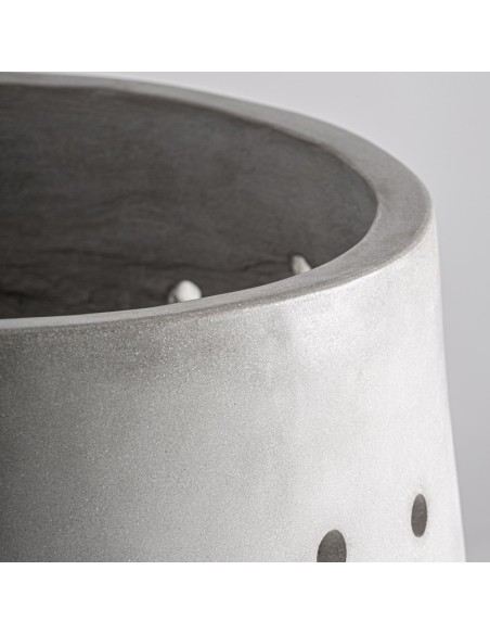 Macetero Jacquard de Vical Home | Diseño contemporáneo en cemento blanco roto