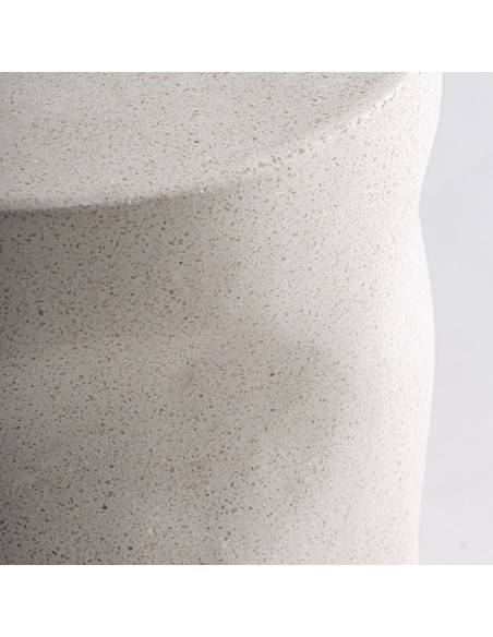 Mesa auxiliar Derath de Vical Home | Mesa de terrazo blanco roto