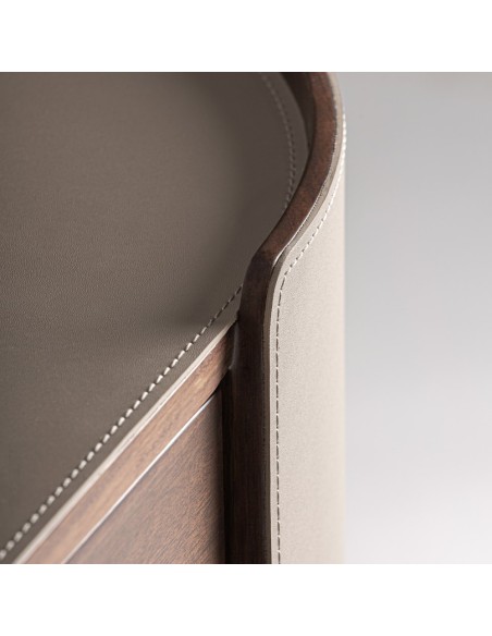 Cómoda Giswil Contemporánea en Madera y Polipiel – Vical Home