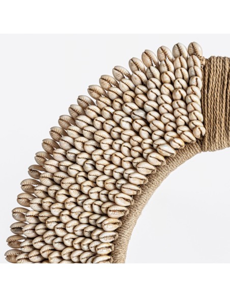 Figura decorativa collar conchas