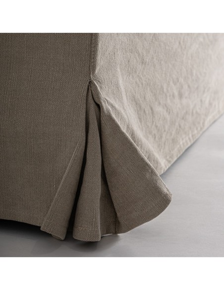 Sofá Monheurt de Vical Home en lino beige estilo clásico