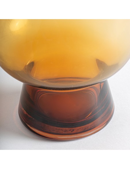 Jarrón Yuka Vidrio Ámbar 26x26x42 cm – Diseño Contemporáneo Vical Home