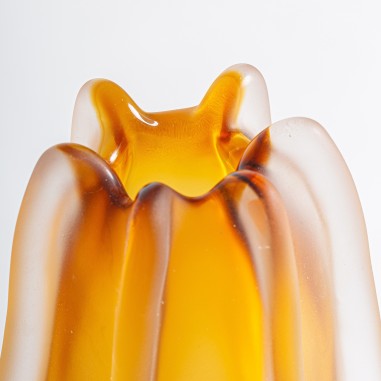 Jarrón Mizuki Vidrio Ámbar 19x19x35 cm – Vical...