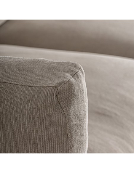 Sofá Monheurt de Vical Home en lino beige estilo clásico