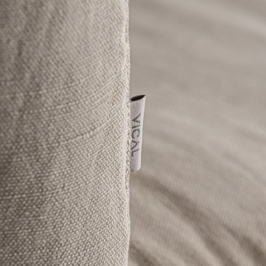 Sofá Monheurt de Vical Home en lino beige...