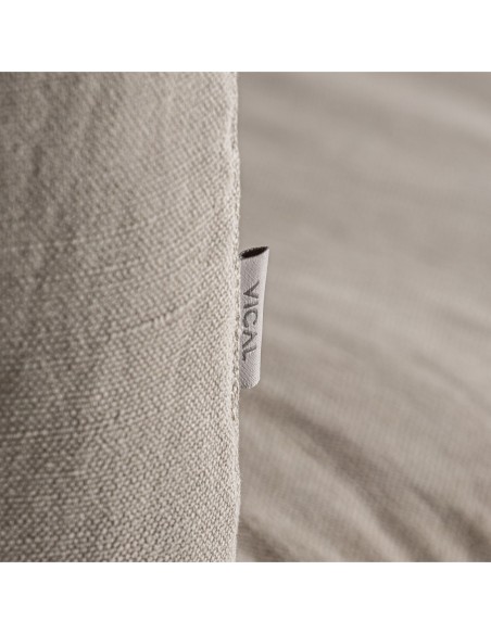 Sofá Monheurt de Vical Home en lino beige estilo clásico