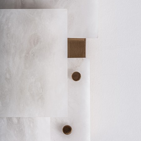 Aplique Chanya Vical Home – Art Déco en Alabastro Blanco y Hierro Dorado