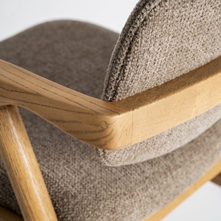 Silla de comedor tapizada en lino color topo Namur de Vical Home – Madera de fresno marrón