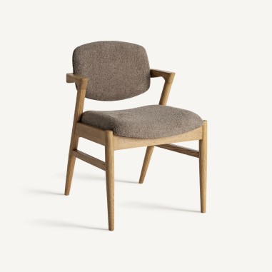 Silla de comedor tapizada en lino color topo...