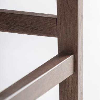 Taburete alto de madera y fibra natural Flaeh...